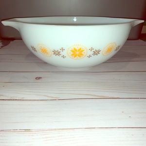 COPY - Pyrex Vintage Town & Country pattern bowl ✨
